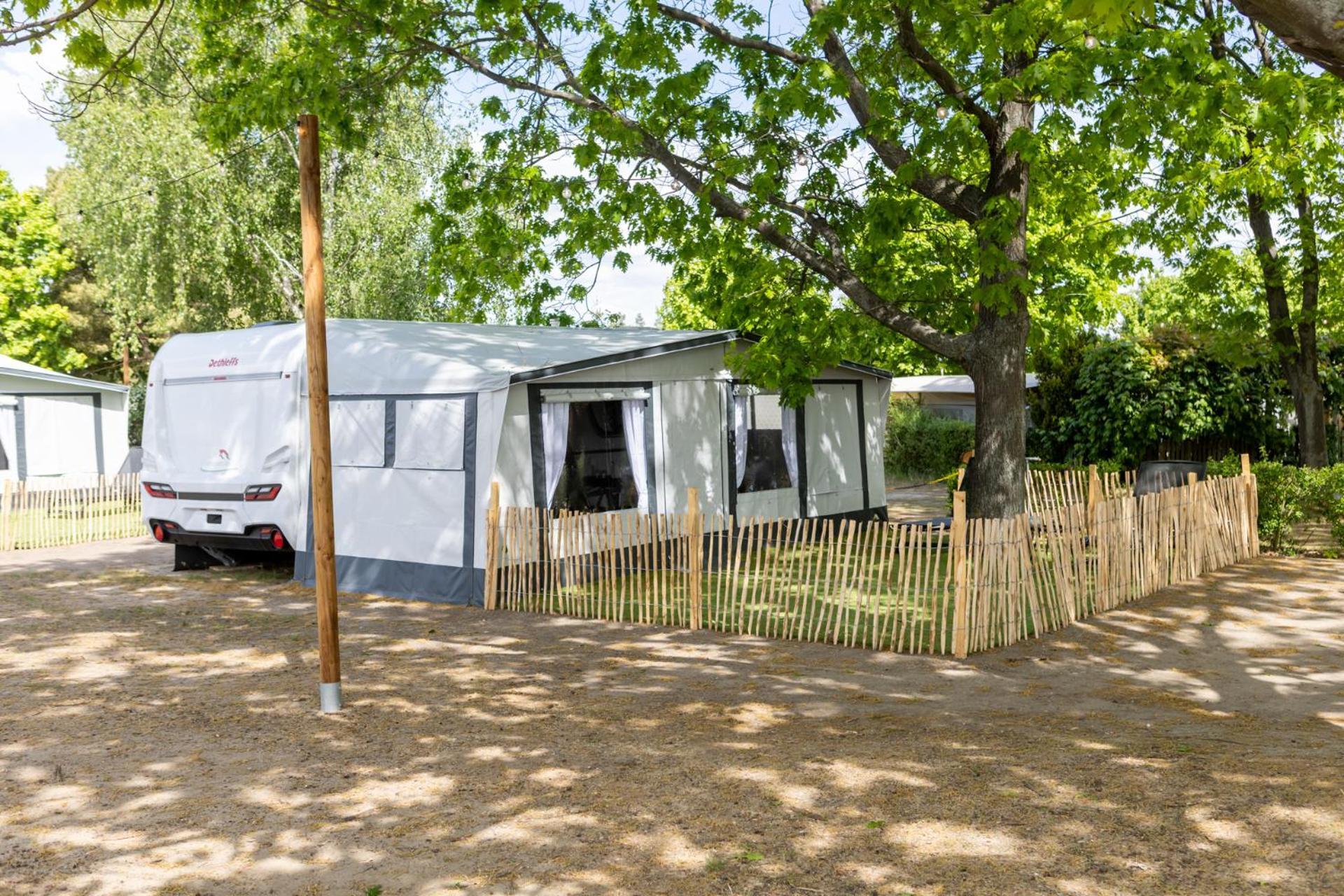 Camping & Erlebnis Resort Jersleber See - Jersicamper Mit Seeblick Jersleben Экстерьер фото